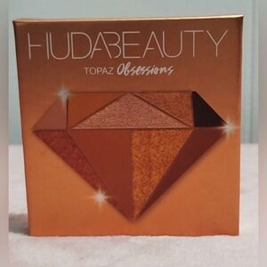 HUDA BEAUTY Topaz Obsessions Eyeshadow Palette